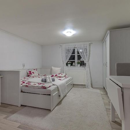 Munka-Ljungby Skogsstuga I Bassholmaヴィラ エクステリア 写真